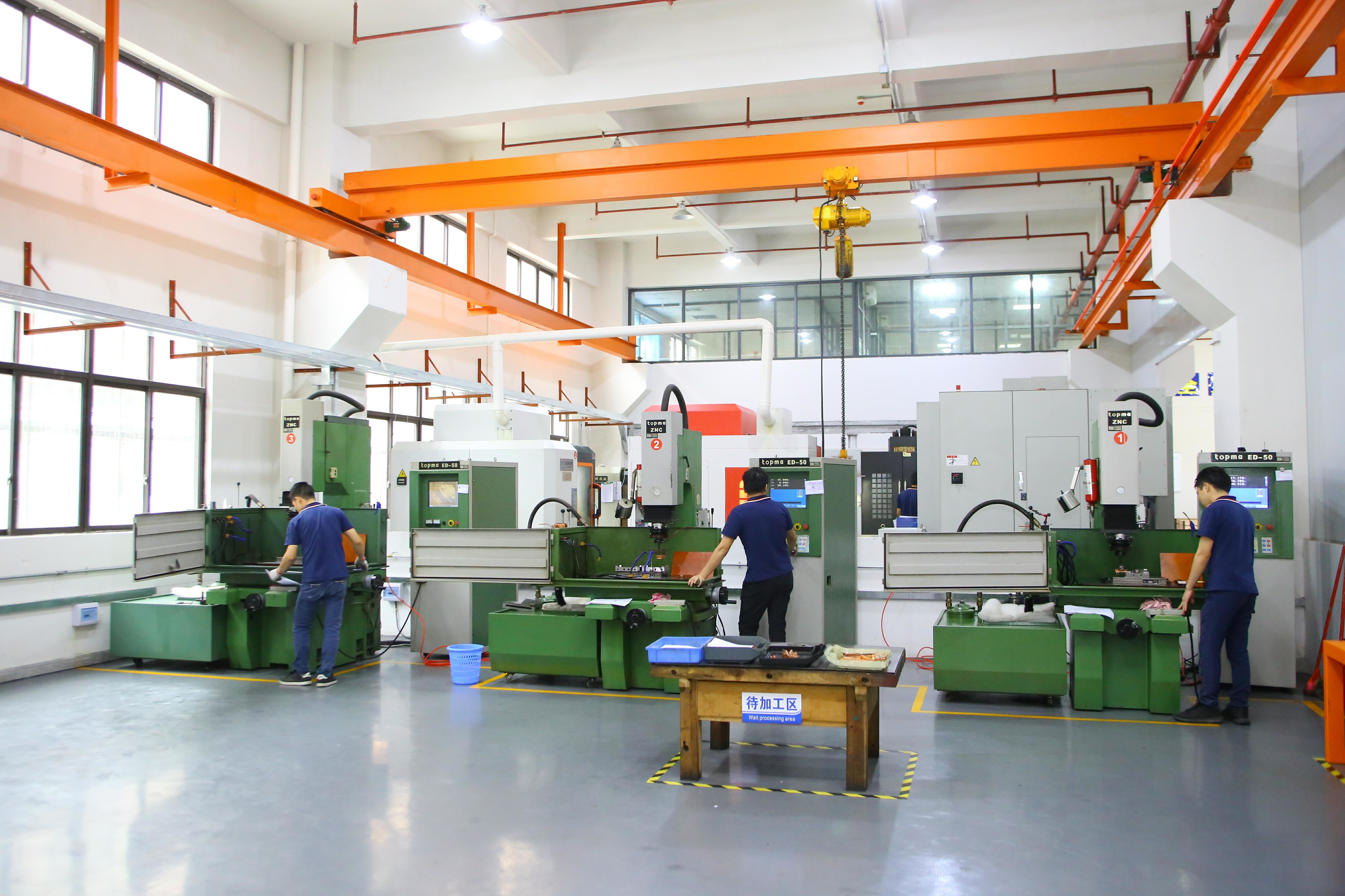 Custom 300000 Shots P20H Plastic Injection Mold Tooling 0.005mm Tolerance