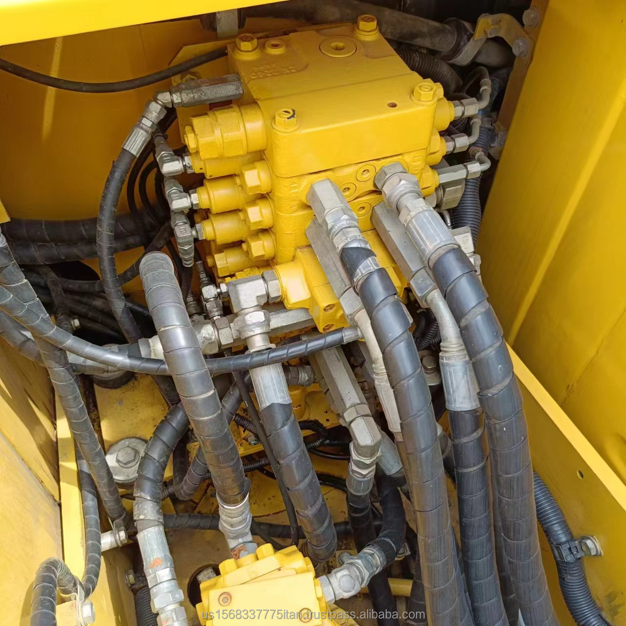 Hydraulic Cylinder Original Japan 13 Ton Komatsu PC130 Excavator Used Crawler Excavator