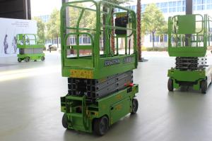 China Hydraulic Mobile Scissor Lift Platform , Self Propelled Electric Scissor Lift wholesale