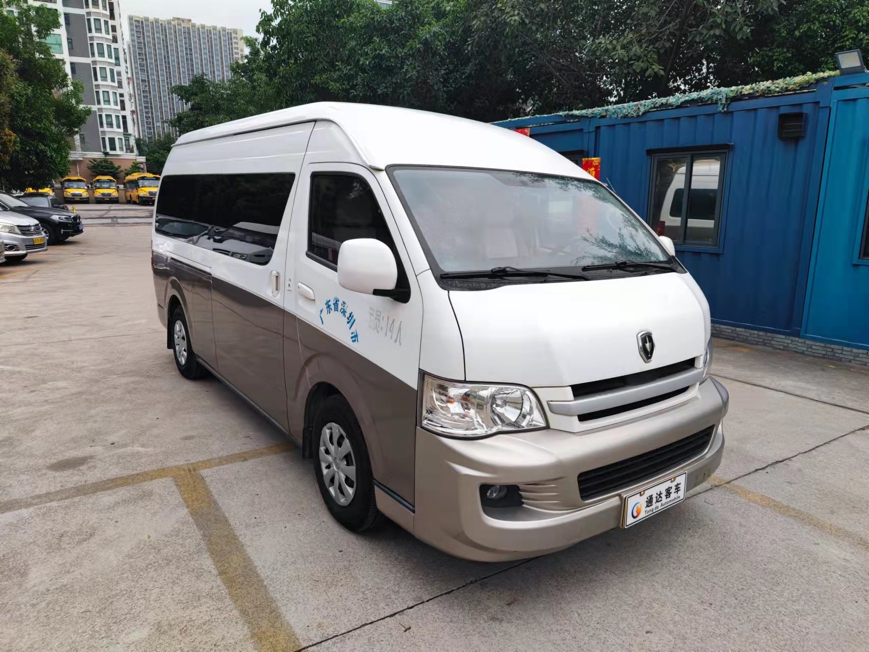 Jinbei 14 Seats Second Hand Mini Bus Euro 4 Used 14 Passenger Van
