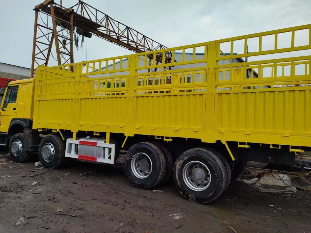 Sinotruck HOWO 6*4 Box Truck Secondhand Truck Yellow Color