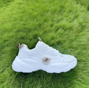 China Women's Custom Sneakers for Outdoor Daily Wear Light Weight Anti-Slippery Cushioning Insole for Spring and Autumn Season wholesale