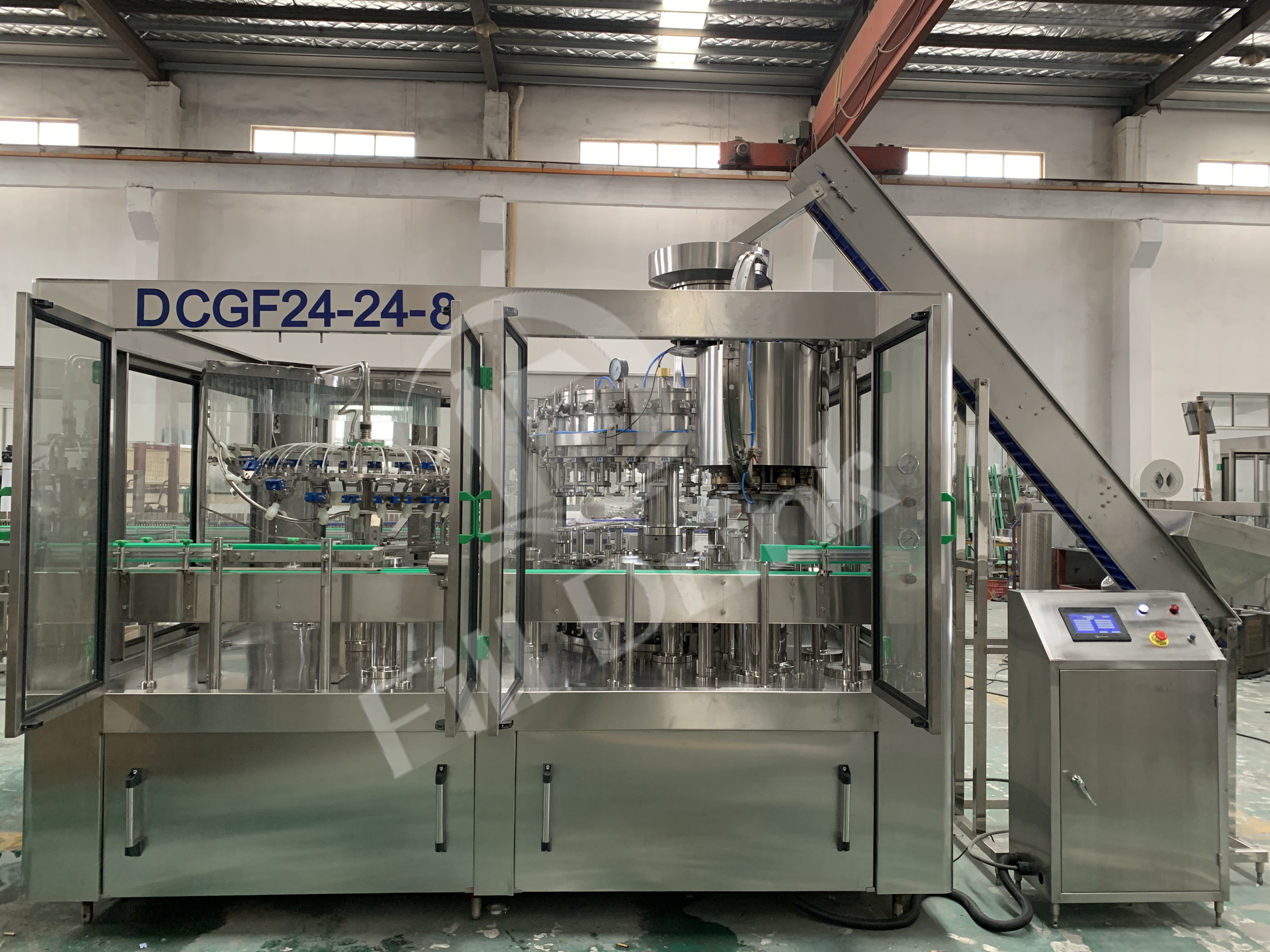 Full Automatic Small Carbonated Drink Filling Machine Complete Bottled Water Production Lines