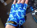 Cycling gloves with SPF 50+