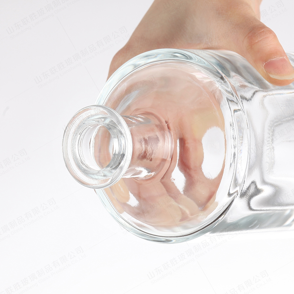 OEM/ODM Acceptable Popular Cylindrical Glass Bottle for Wine 500ml 700ml 750ml 1000ml