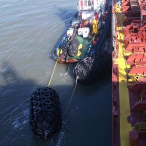 China BV 80Kpa Float Rubber Fender for Tugboat Aircraft Tyre Natant Rubber Dashpot wholesale