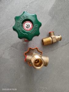 China Brass LPG Self Closing Valve for Refilling LPG Gas Cylinder wholesale