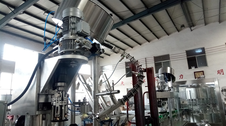 Staight Paste Filling Wine Bottle Capper , 16 Nozzles Aluminium Cap Sealing Machine