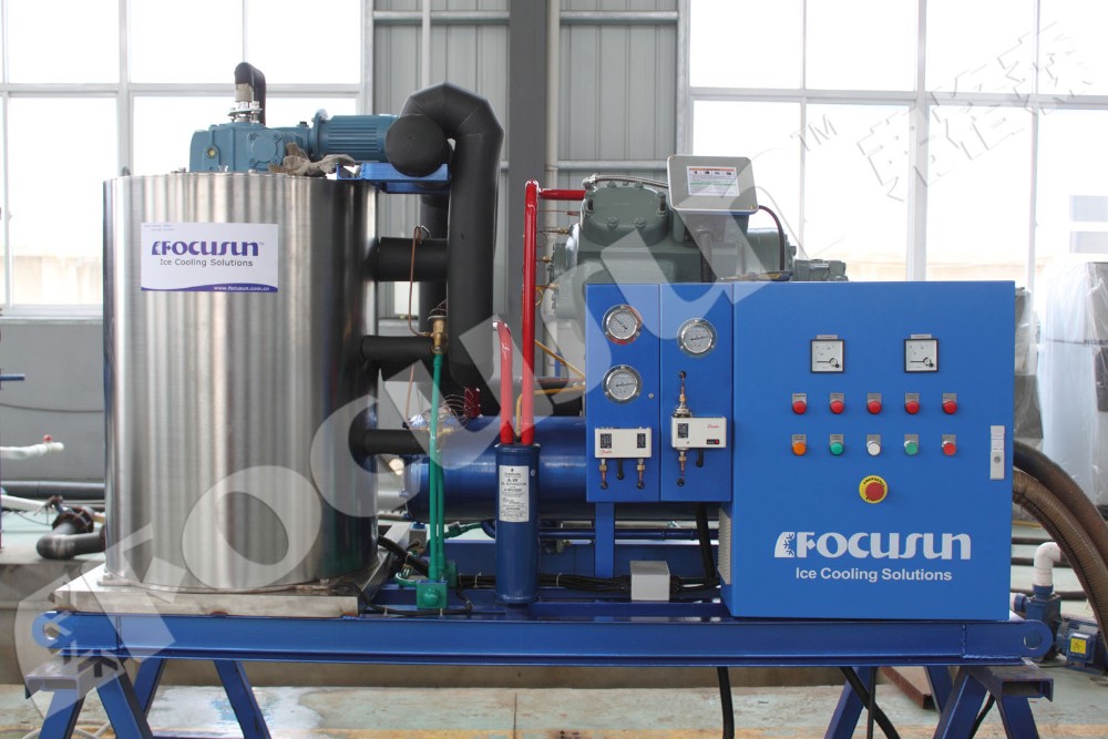 3 Ton Flake Ice Machine for Seawater 1.5mm-2.5mm Ice Size 16KW Voltage Small Capacity