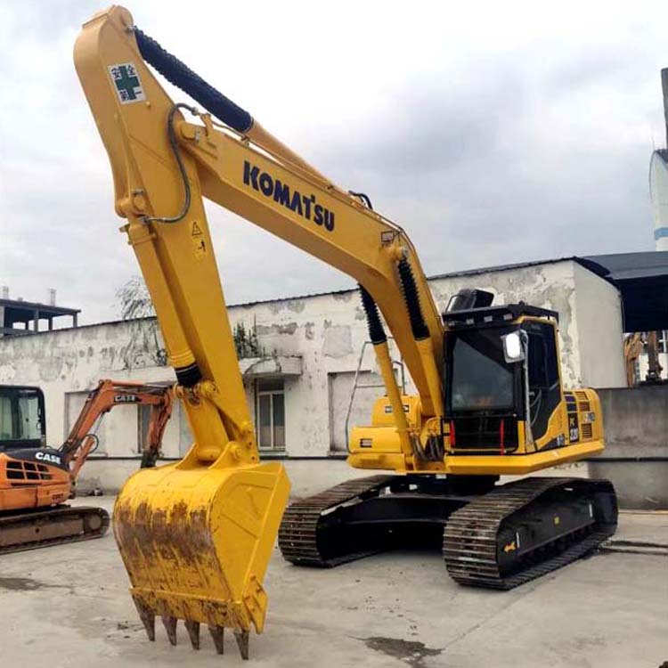 Good Condition 22 Ton Used Komatsu PC220 Excavator in Japan 1 m3 Bucket 110 KW Power