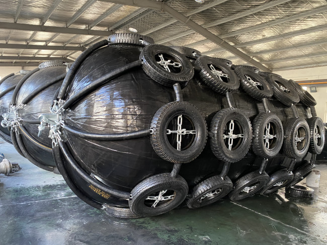 Black Floating Pneumatic Rubber Fenders