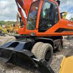 Original Used Doosan Dh210w-9 Wheeled Excavator 21 Ton In Shanghai