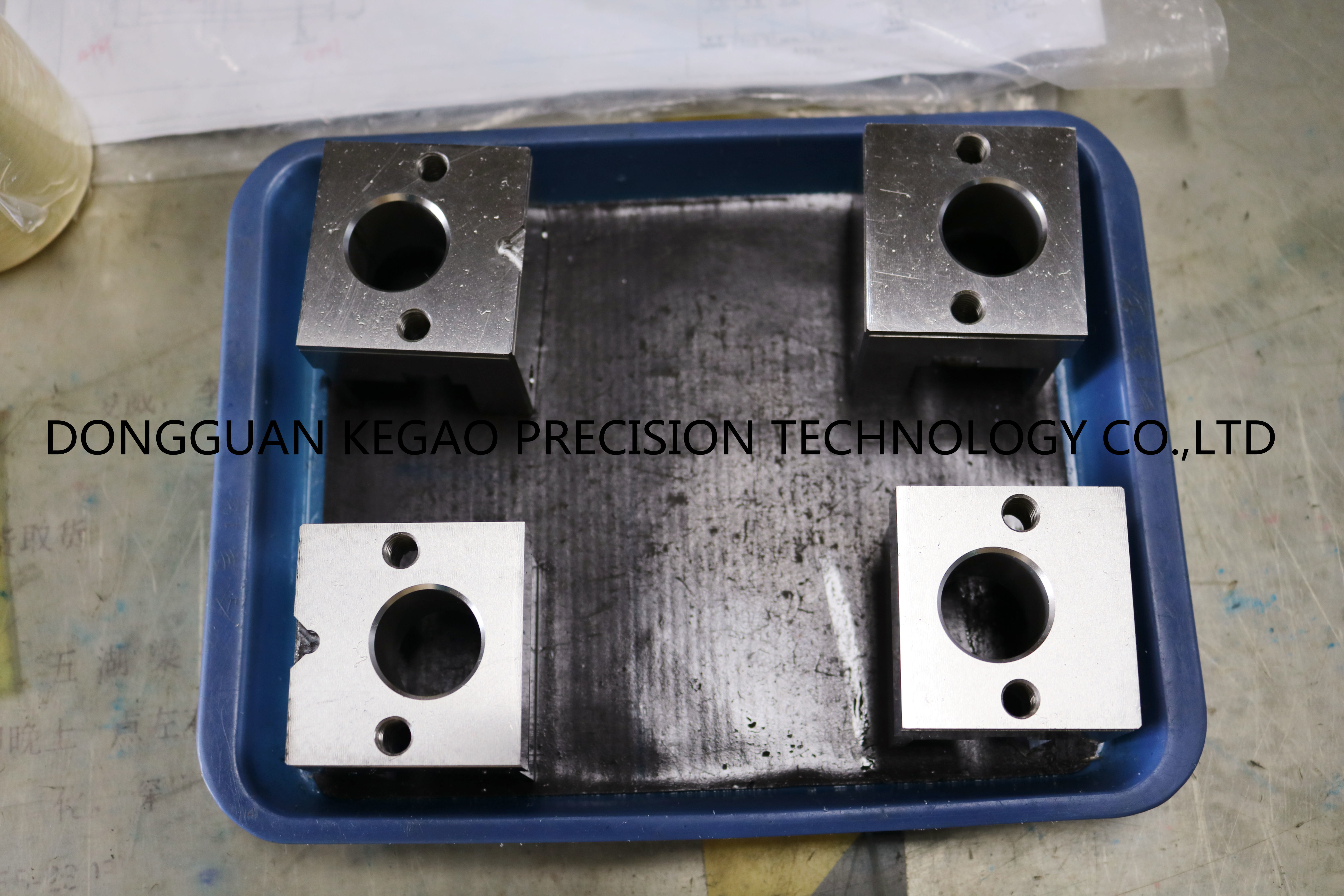 Core Plastic Injection Machine Parts SUS440C ELMAX Material 60HRC