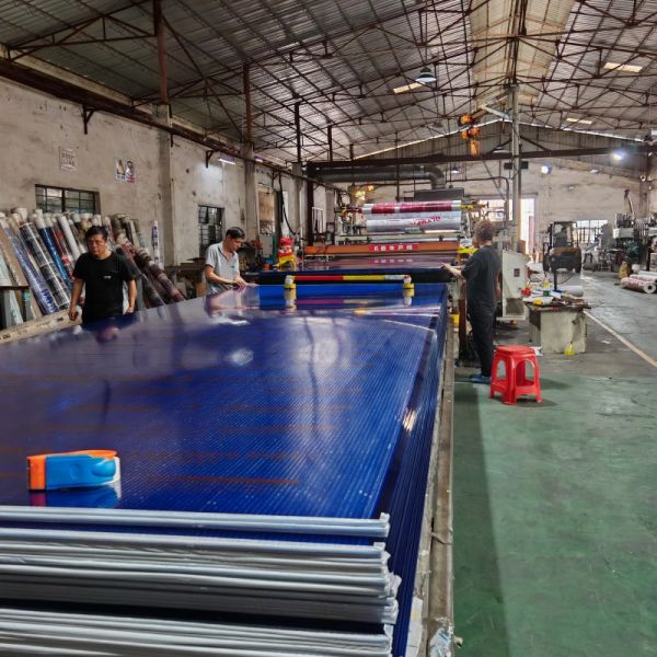 6mm to 10mm Blue Polycarbonate Sheet with Multi-Wall Structure for UV Protection and Diffused and Pleasant Ambient Illumination