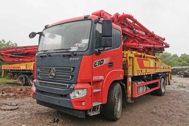Concrete Pump Truck Mounted Concrete Pump With 28-65m Arm Frame Length