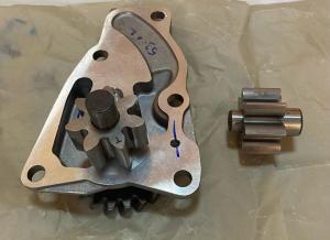 China B3.3 4D95 Engine Spare Part Cover LUB Oil Pump 4982682 498-2682 wholesale