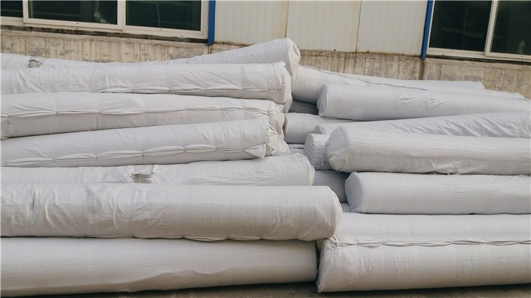 Construction Project Short Fiber Non-Woven Geotextile Isolation 100g/sqm-800g/sqm
