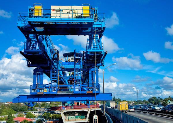 Bridge Girder Launcher Crane 400 Ton For Highway Railway Construction 2 Years