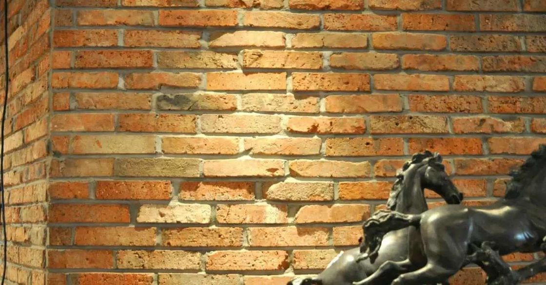 Red Clay Old House Bricks , Old Looking Bricks For Coffee Bar Antique Style