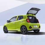 Travel Boutique Small Electric Car EV2 High Speed Electric Car Rang Up To 201Km
