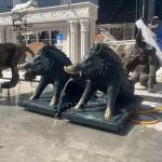 Bronze Life Size Boar Statues Fountains Metal Wild Pig Spitting Water Fountain