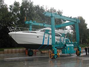 China 200ton Yacht Boat Marine Travel Lift Crane For Sale wholesale
