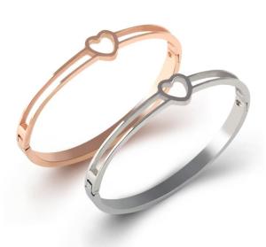 China latest Stainless Steel Heart Wire Bracelet for Girls, High-End Open Bangles wholesale