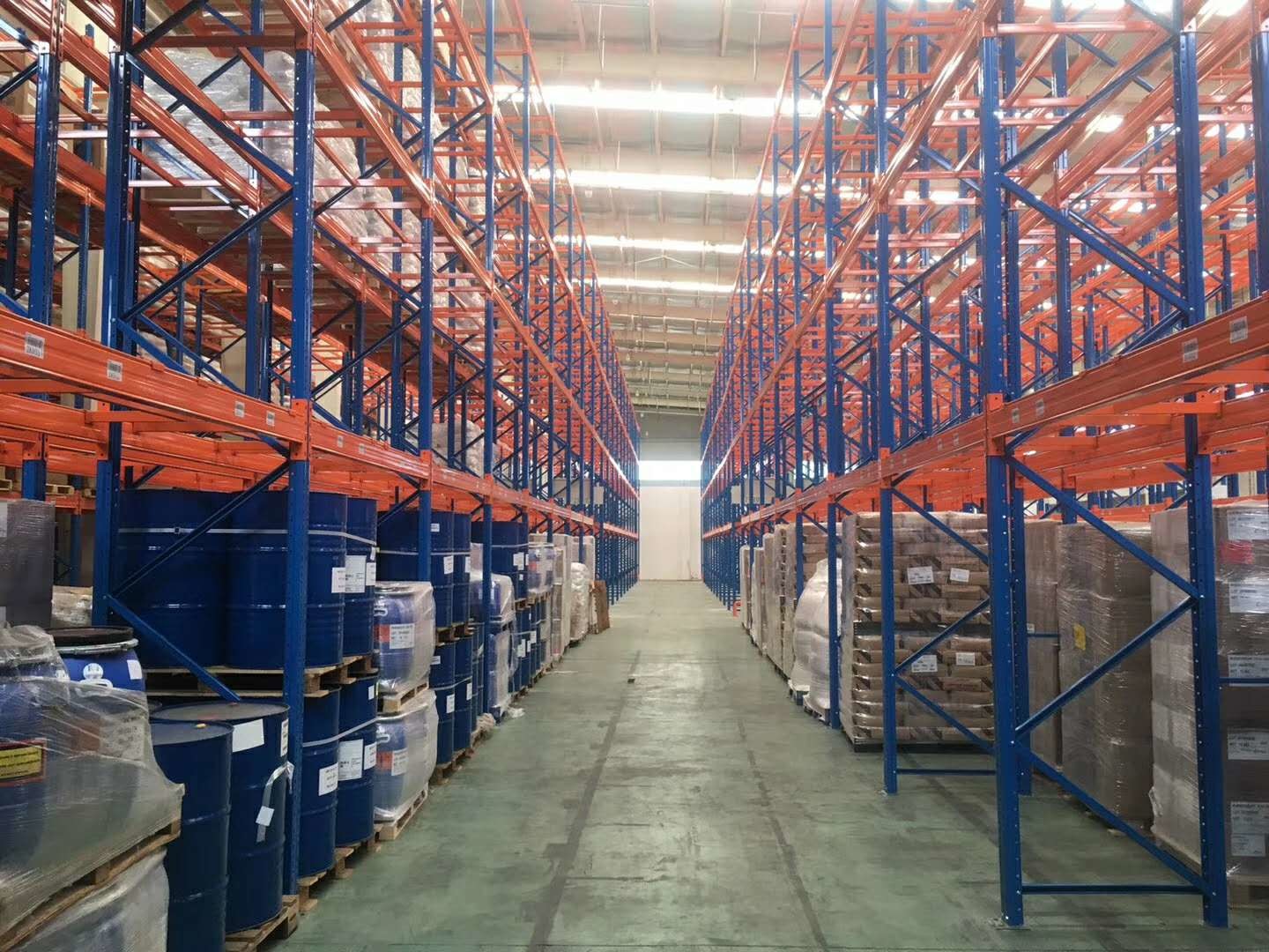Customized Warehouse Heavy Duty Storage Racks Pallet Rack Weight Capacity 1000kg-2000kg