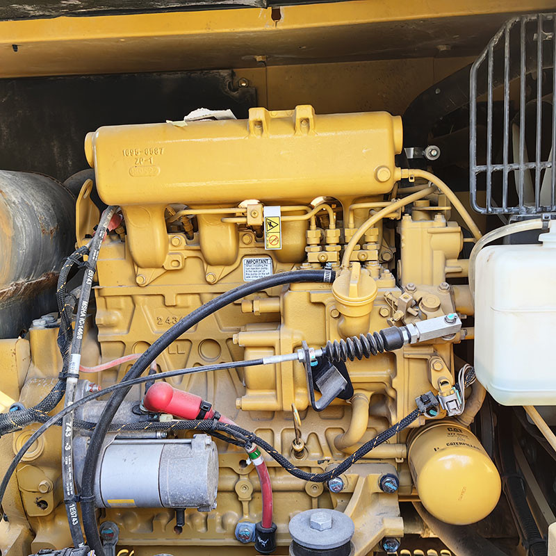 Used Caterpillar 307.5 Crawler Excavator 7.5ton Weight 42kw Rated Power Quality Guaranteed