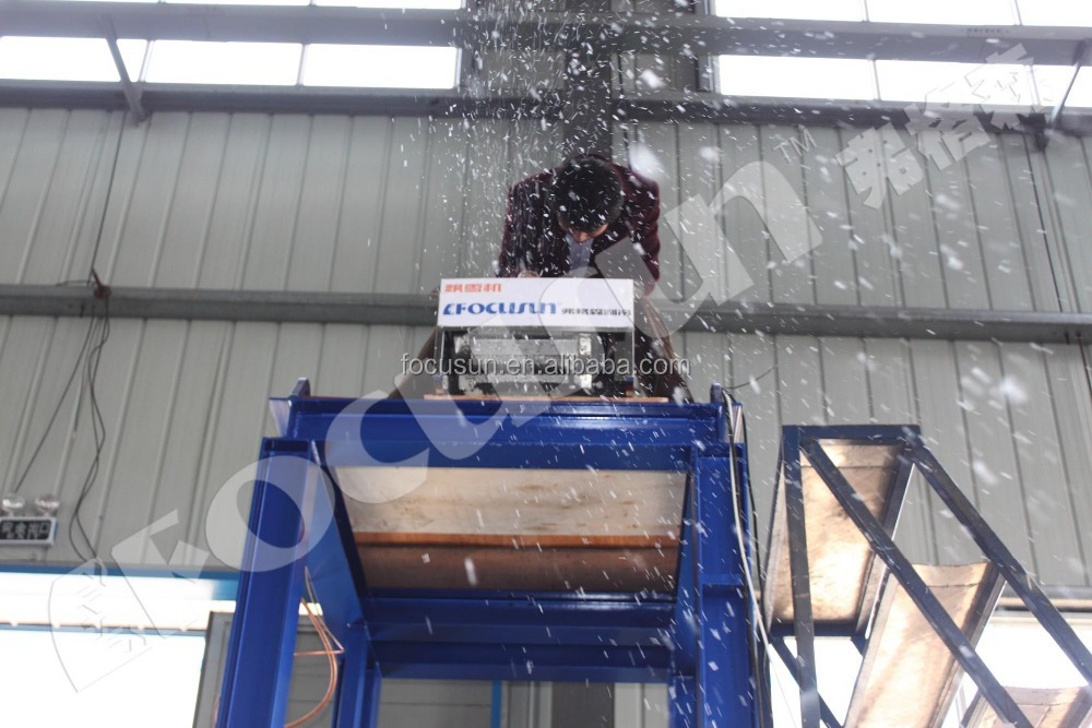 1000kg Ice Storage Capacity Artificial Snow Making Machine Design Real Snow Feeling