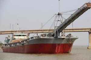 China Customized Self Propelled Barge 1000 Tons Capacity High Efficiency wholesale