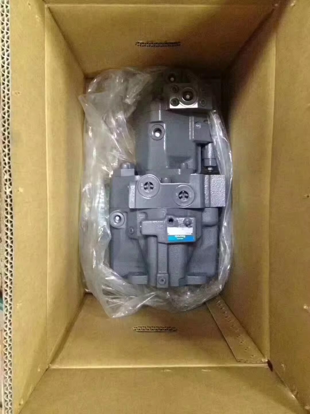 ZX70 Excavator Hydraulic Pump Original Parts Rexroth AP2D36LV3RS6-909-4 Japan