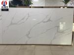 High Tenacity Calacatta white Quartz Stone Polished Surface Strong Crack