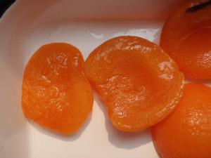 China Delicious Canned Apricot Halves In Light Syrup No Add Any Artificial Colors wholesale