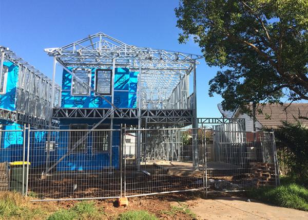 2 Story Light Steel Prefabricated Woden House , White Prefab Steel House Modular