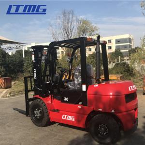 China 4.5m Triple Mast 2.5 Ton Diesel Forklift Truck With Side Shift Railway Station Applied wholesale