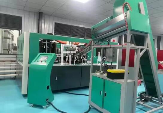 Automatic 4 Cavity PET Bottle Blowing Molding Machine Equipment 4000BPH For 0.1
