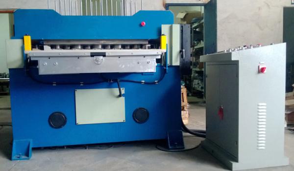 Double Oil Cylinder Clicker Cutting Machine High Efficiency For Non-Metal
