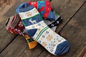 China Cheap christmas deer patterned design winter cotton hosiery for women wholesale
