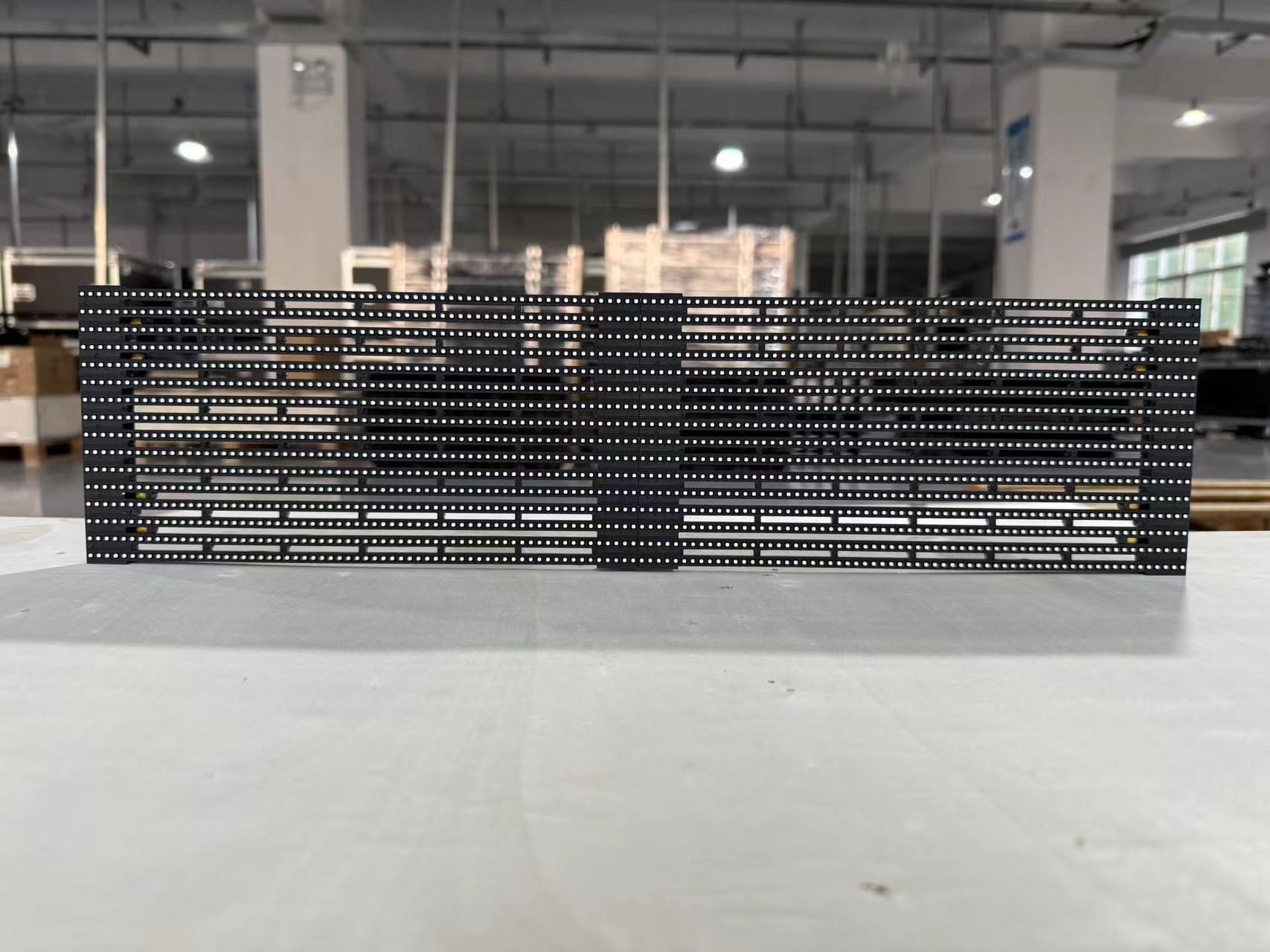 5000nits 7680hz Outdoor Transparent P3.9-7.8mm