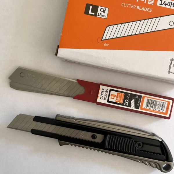 Accurate Cutting Width 18mm Snap Blades Silver 15 Segments