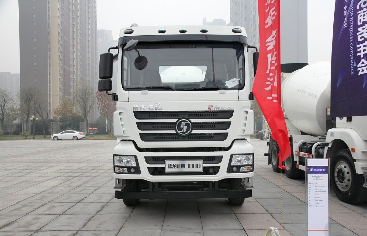 Shacman Concrete Mixer Truck Powered by Reliable Cummins Engine for Heavy Duty Use