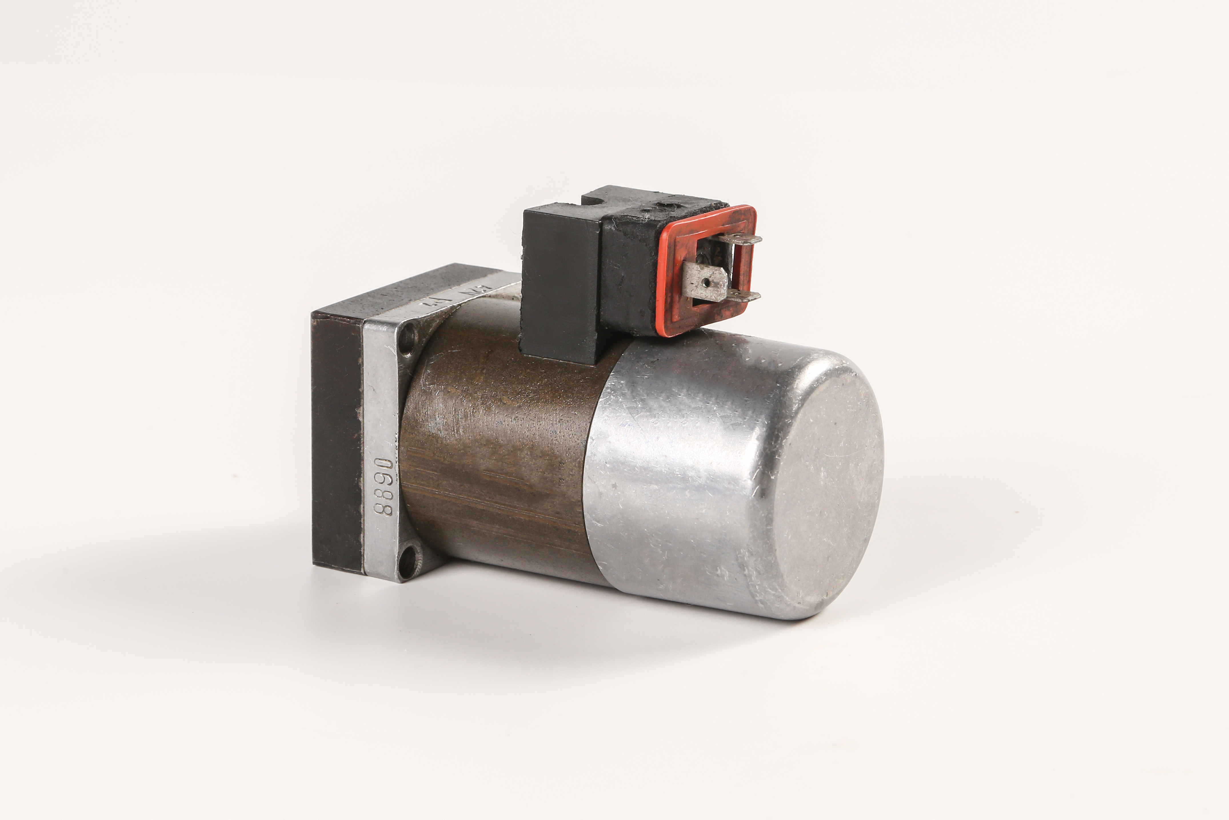 Polar Guillotine Cutter Hydraulic Solenoid Valve Designed for Optimal Cutting Results