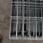 6mm Cross Bar Size Industrial Steel Grating for Garge Heavy Duty Steel