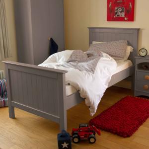 China modern single bed pine wood wholesale