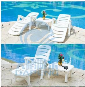 China Courtyard Swimming Pool Accessories Leisure Portable Folding Sun Lounger wholesale