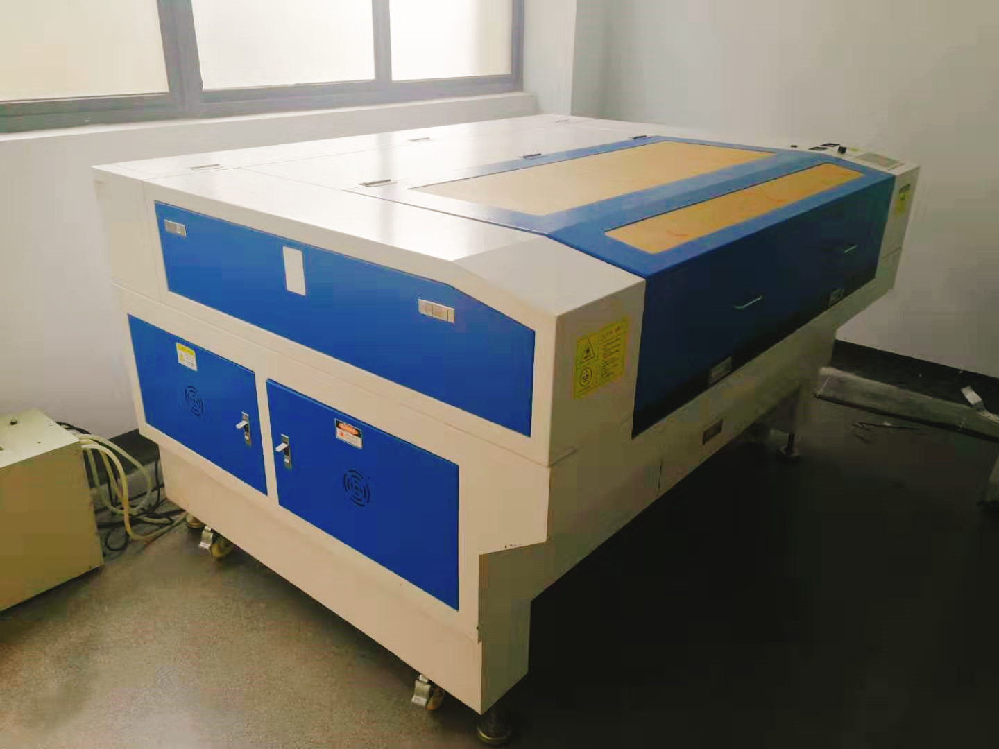 300w Water-cooled Multifunctional Mixed Co2 Laser Cutting Machine for Metal Sheet and Nonmetal Wood Mdf
