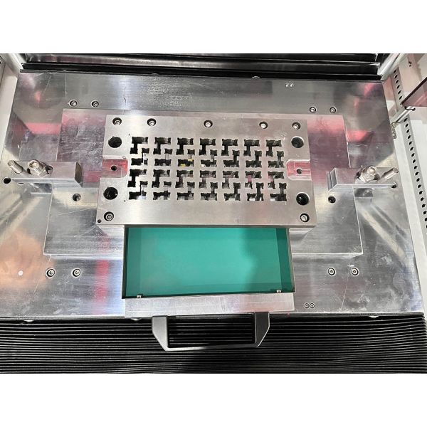 30T FR4 Aluminum PCB Punching Machine With Precision Punching Mold