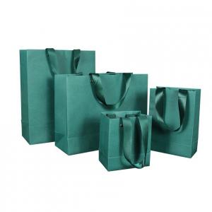 China Gift Packaging White Cardboard Paper Bag with Handle Custom Order Accepted on sale