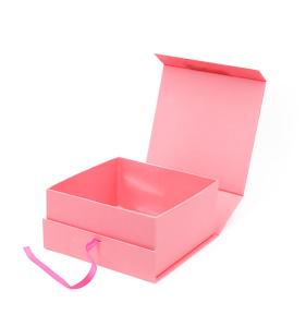China 1600g Pink Magnetic Hard Gift Boxes With Ribbon Spot UV wholesale